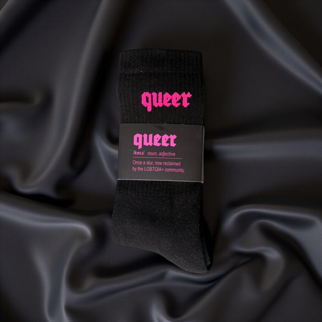 QUEER Socks black/fuxiafluo