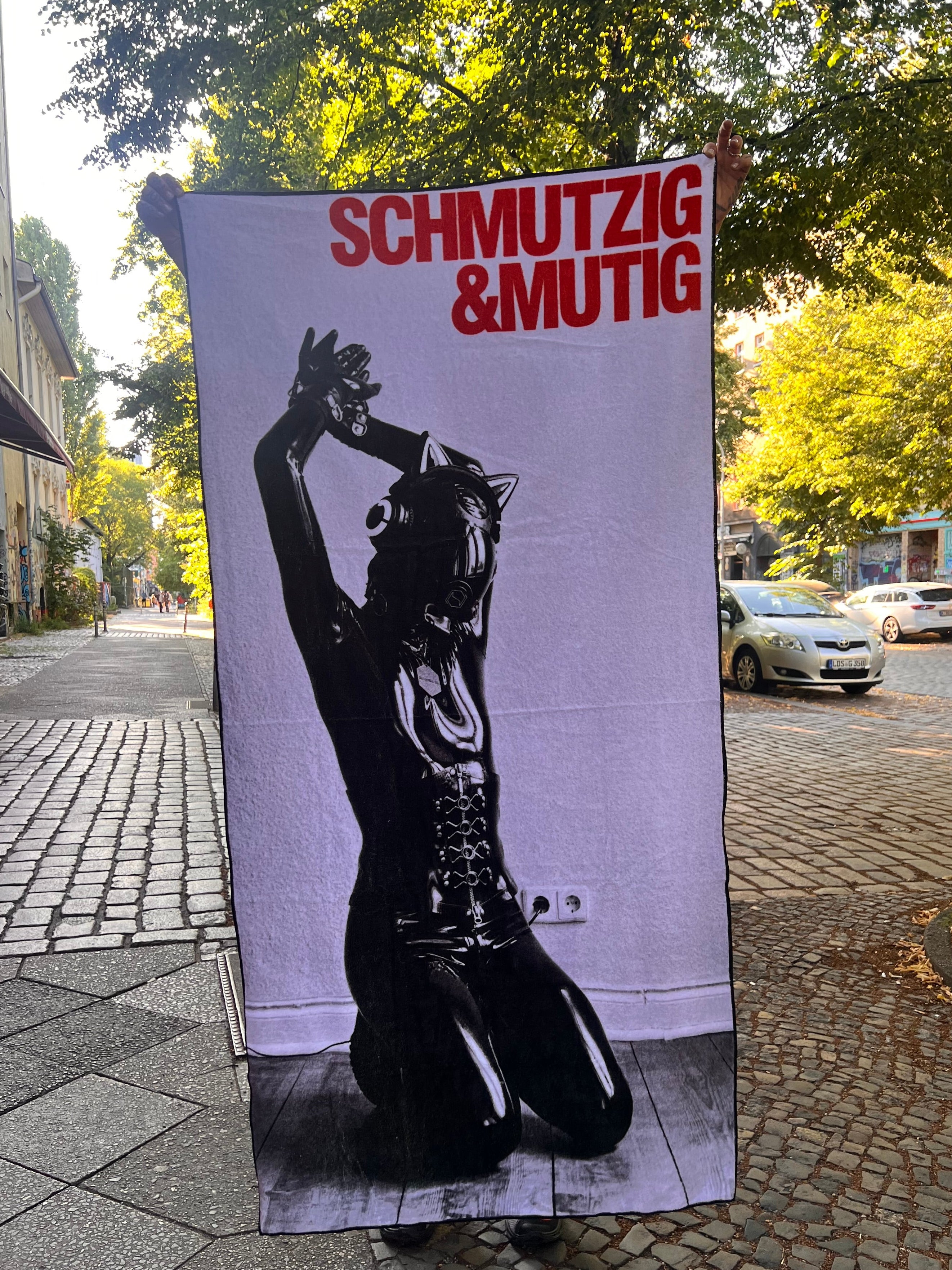 Beach Towel "Mike Dhont" by Schmutzig & Mutig x Keller Kreuzberg