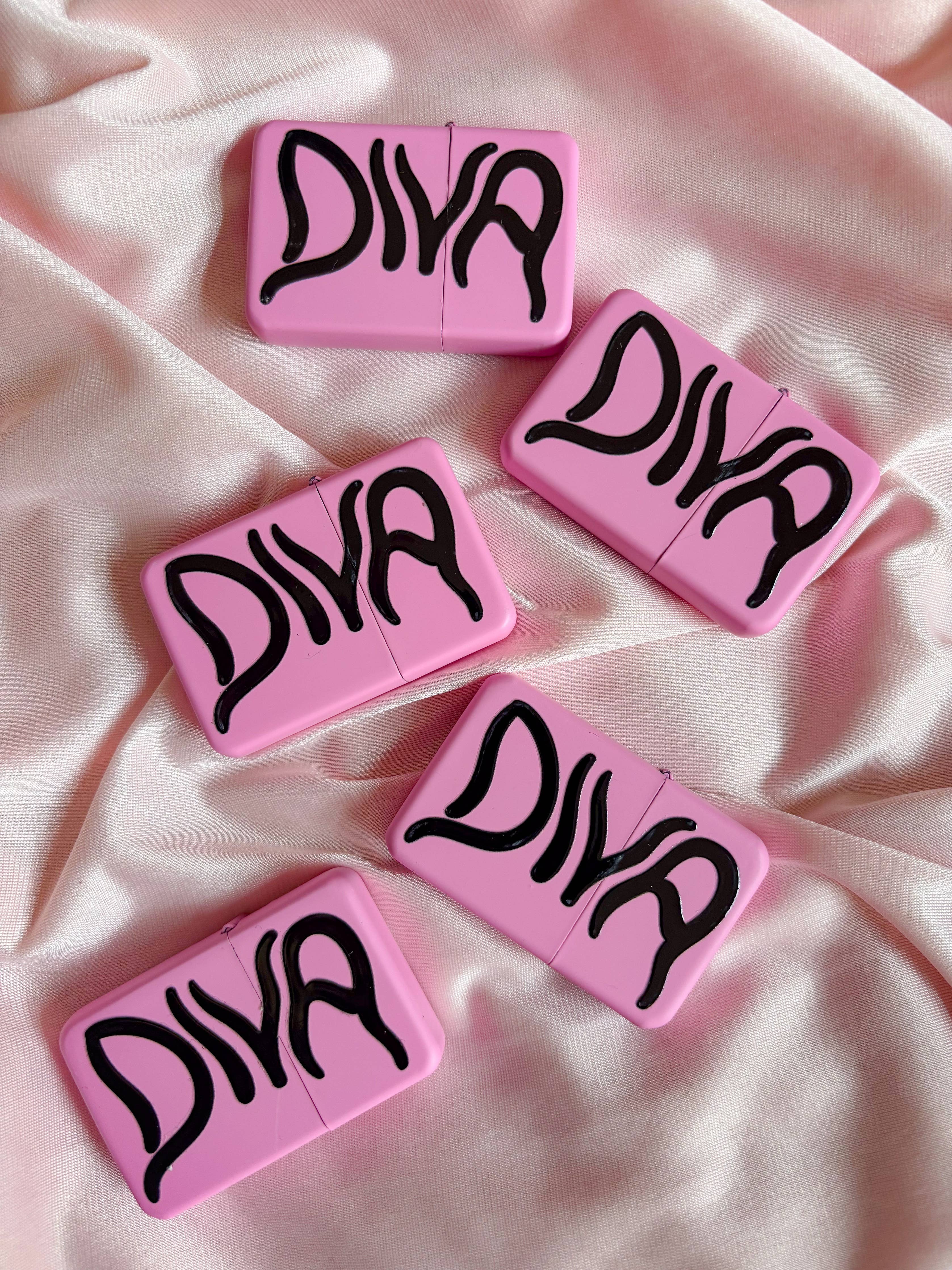 Diva Lighter: Pink