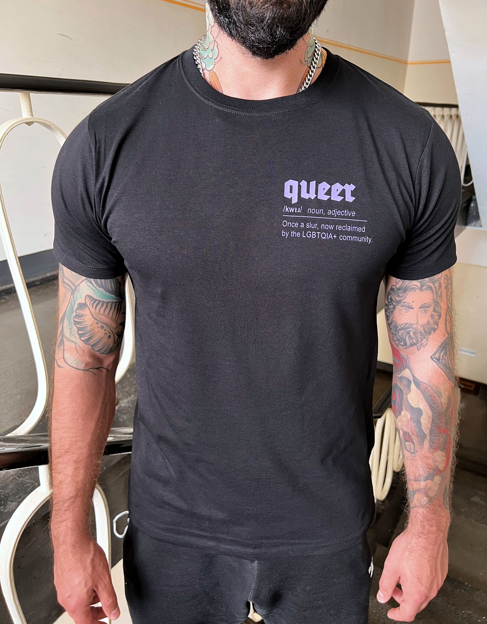 QUEER Keller Kreuzberg T-shirt black & lilac