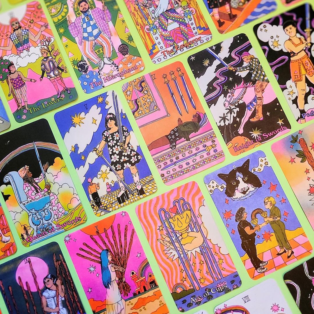Queer Tarot - An Inclusive Deck & Guidebook