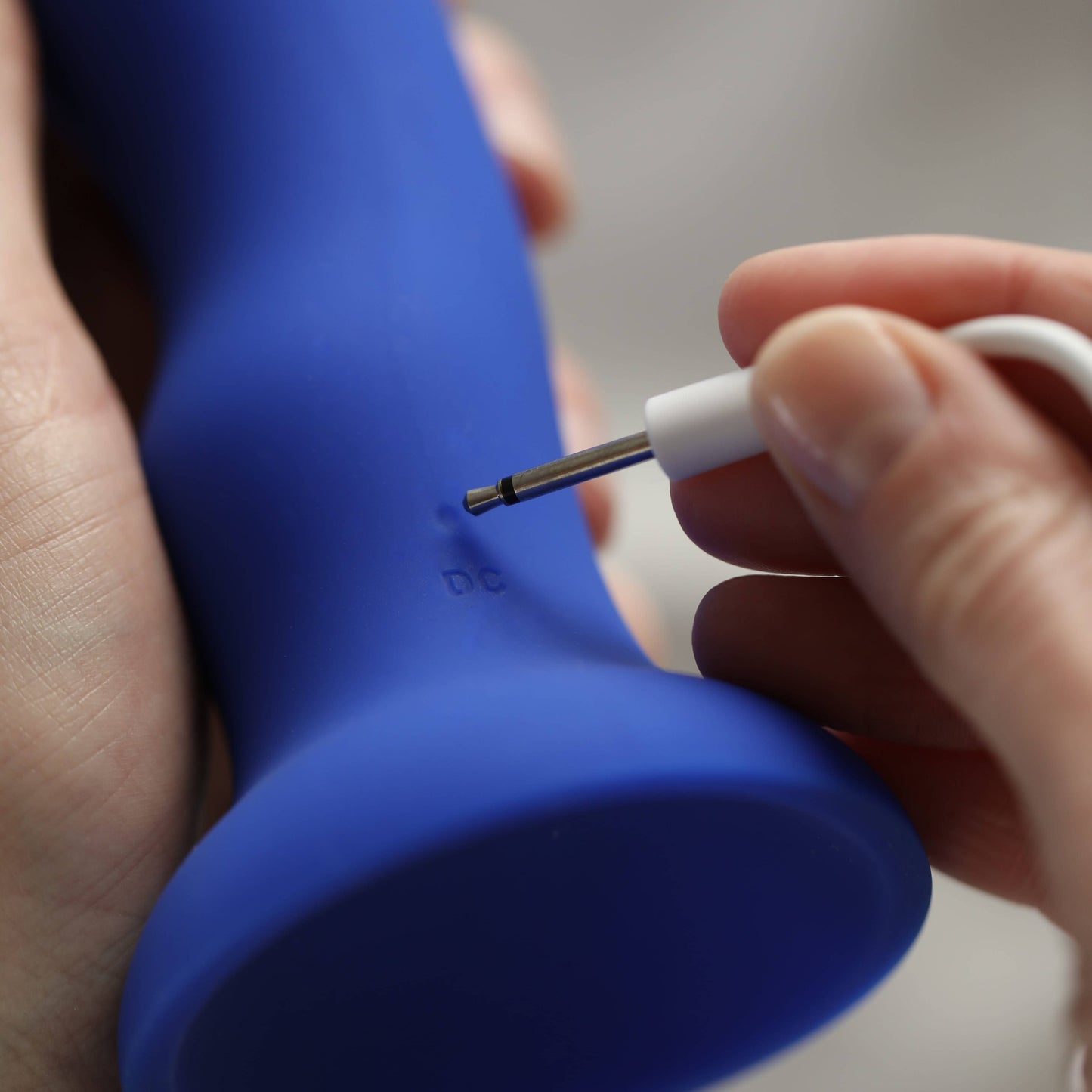 Toosie – Vibrating dildo