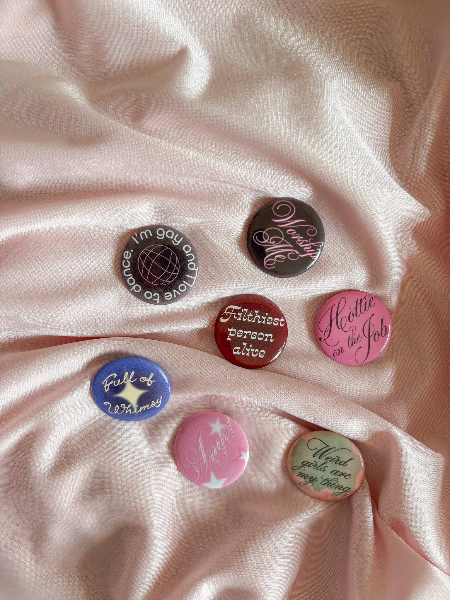 Weird girls are my thing badges: Weird girls are my thing