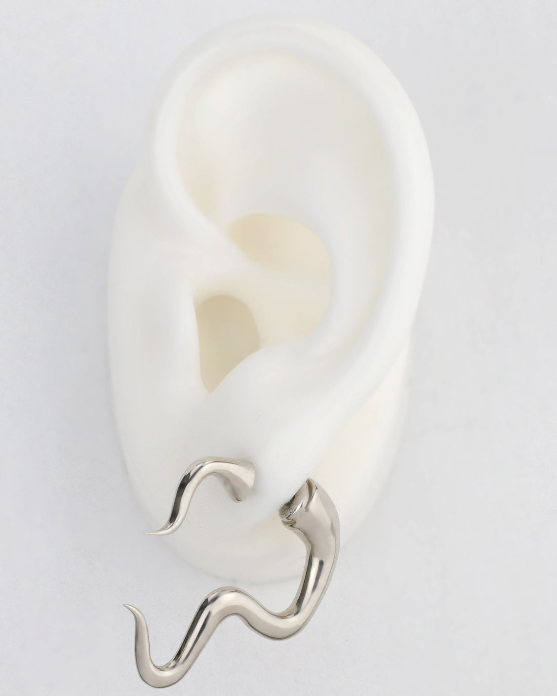 SMOOTH COIL PUSHBACK EARRING