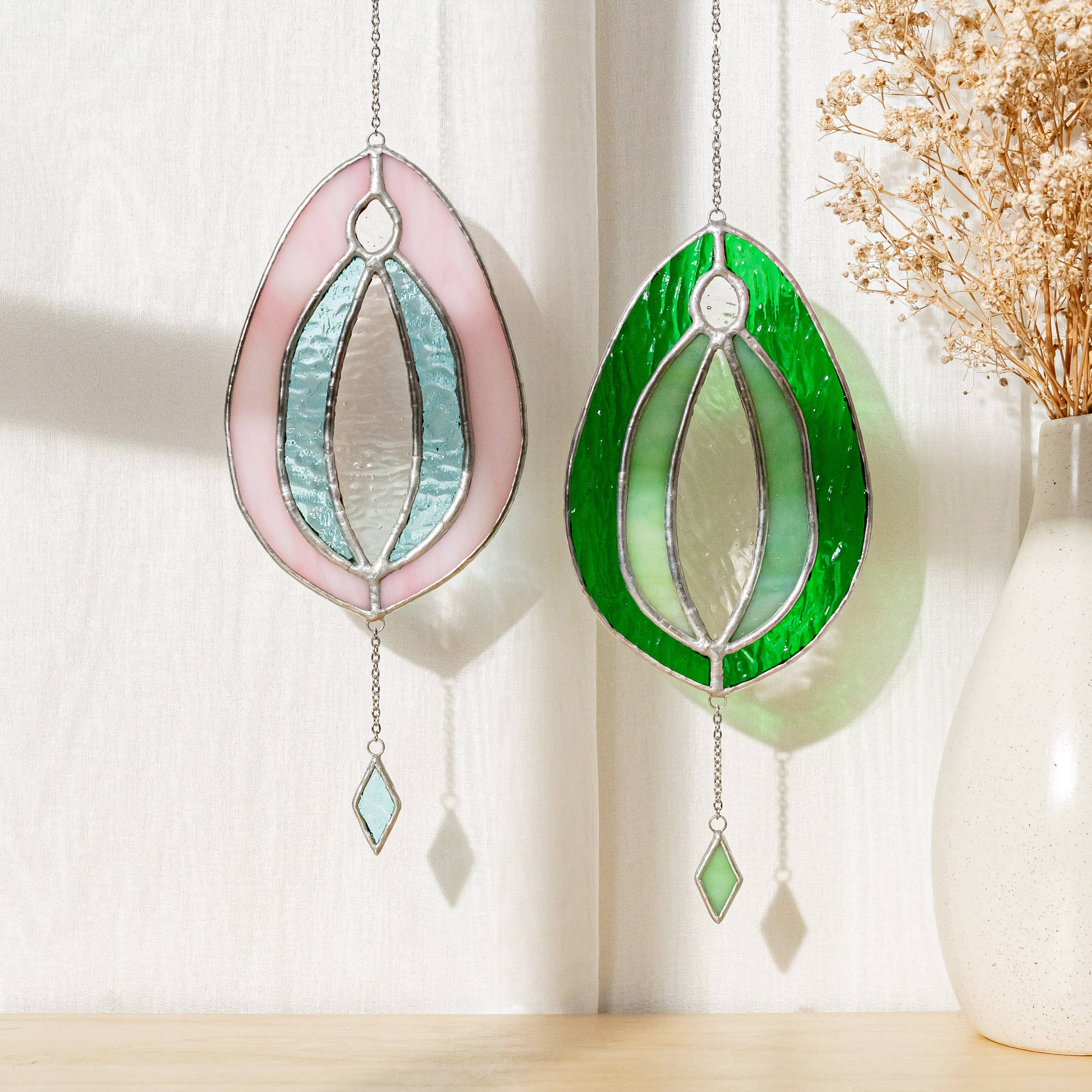 Stained Glass Vulva - Dark green / Light green