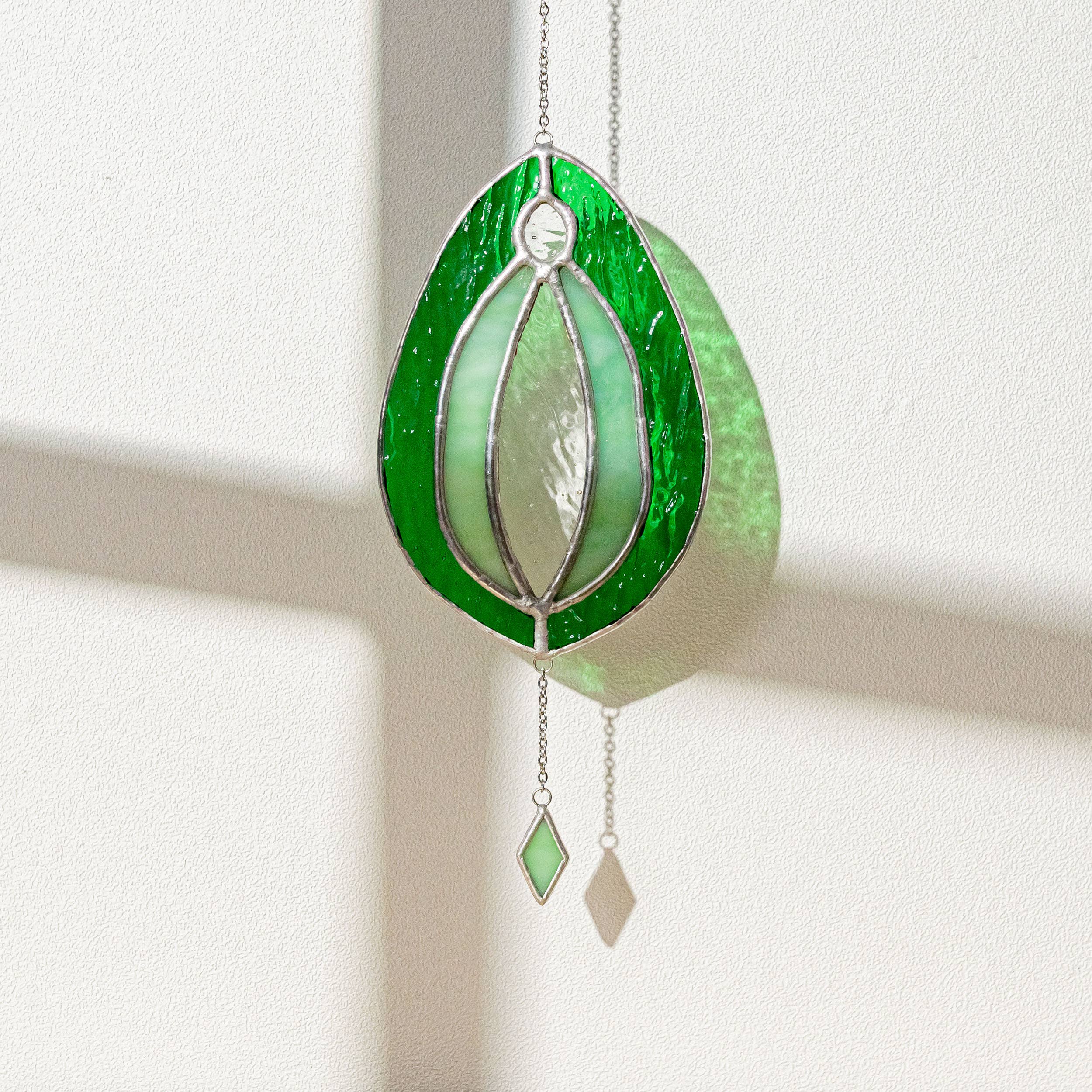 Stained Glass Vulva - Dark green / Light green