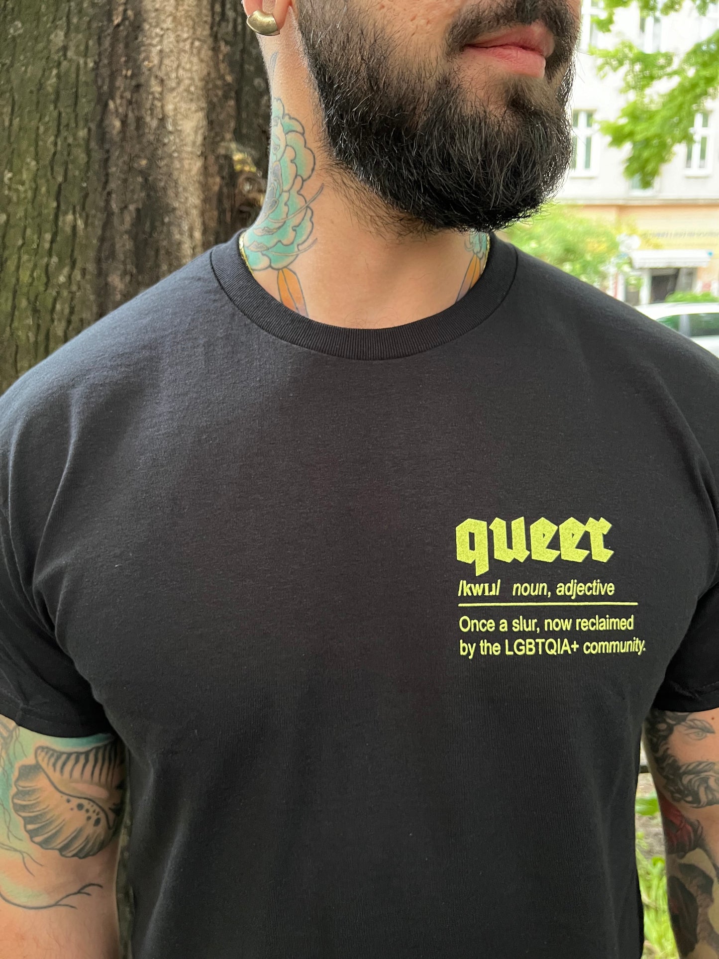 QUEER Keller Kreuzberg T-shirt black/lime (Wide CUT)