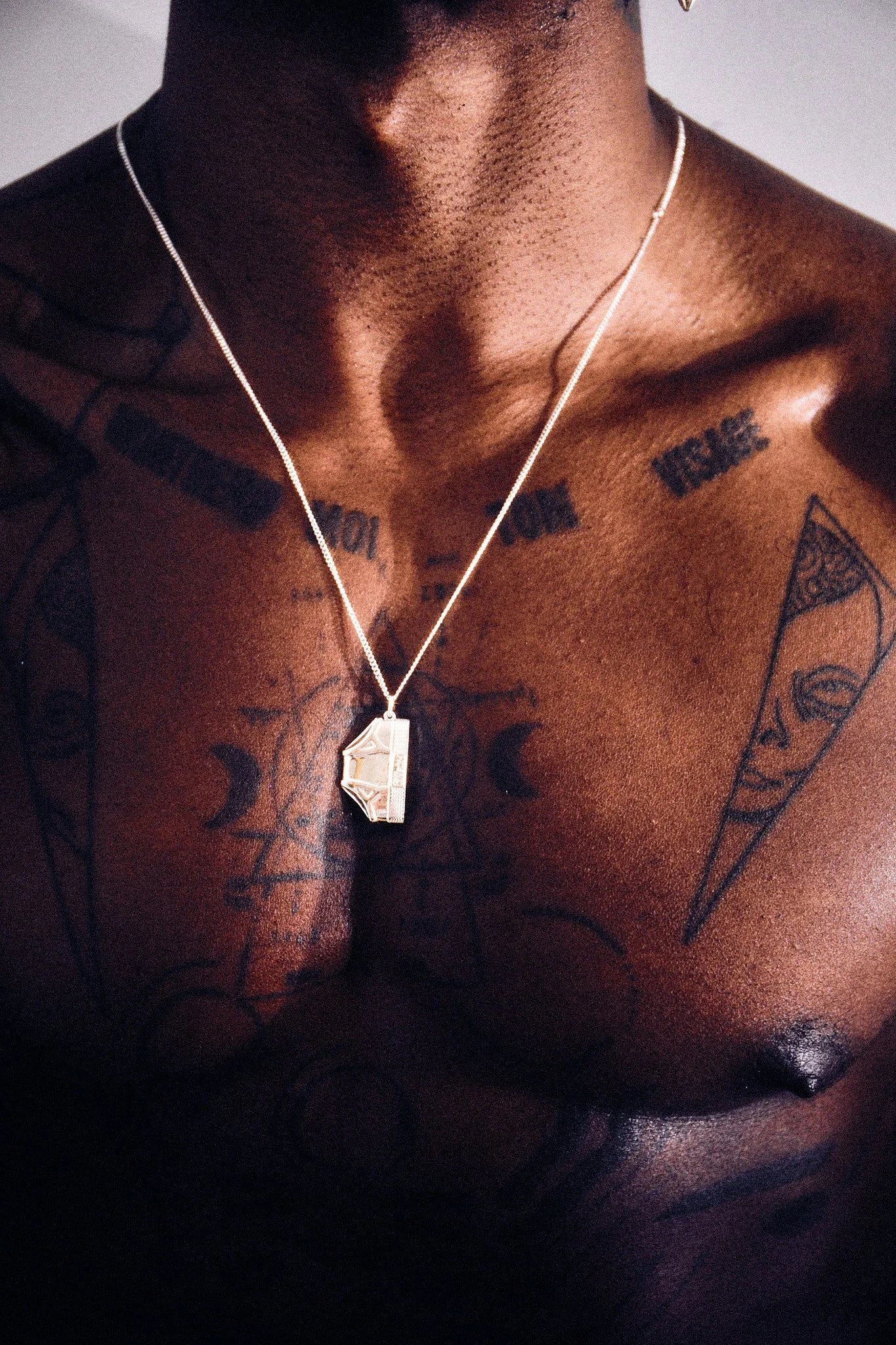 Y-FRONT BRIEFS PENDANT