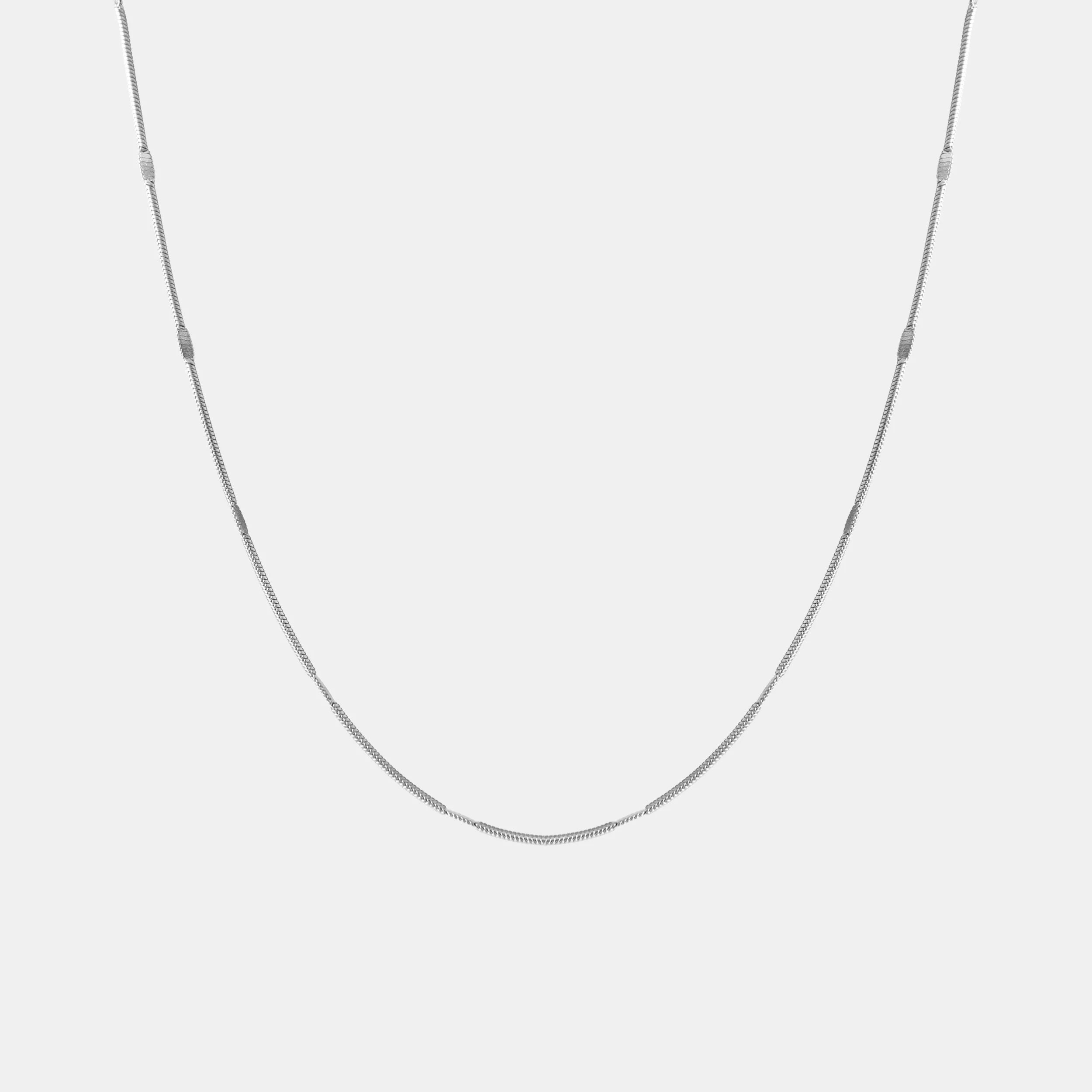 PINCHED LAYERING CHAIN NECKLACE