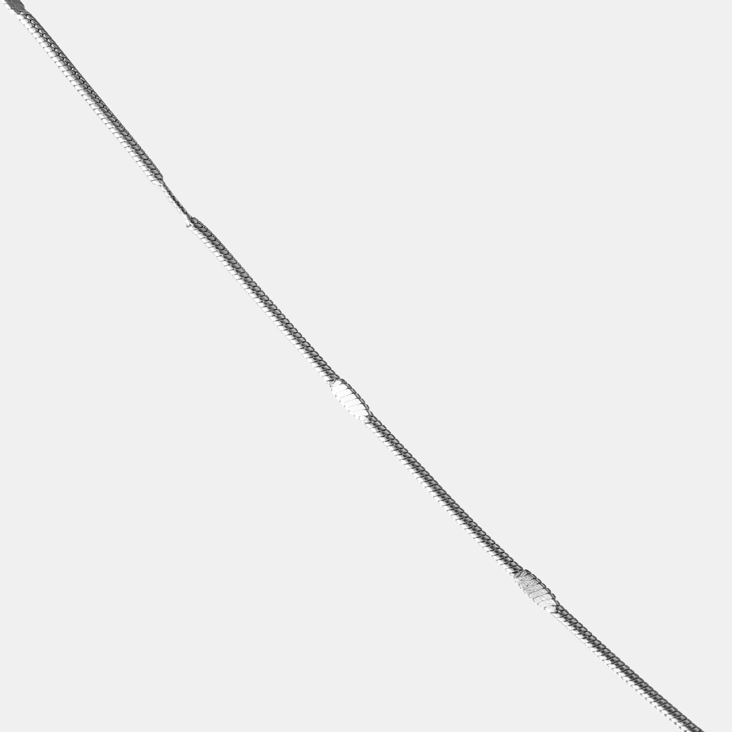 PINCHED LAYERING CHAIN NECKLACE