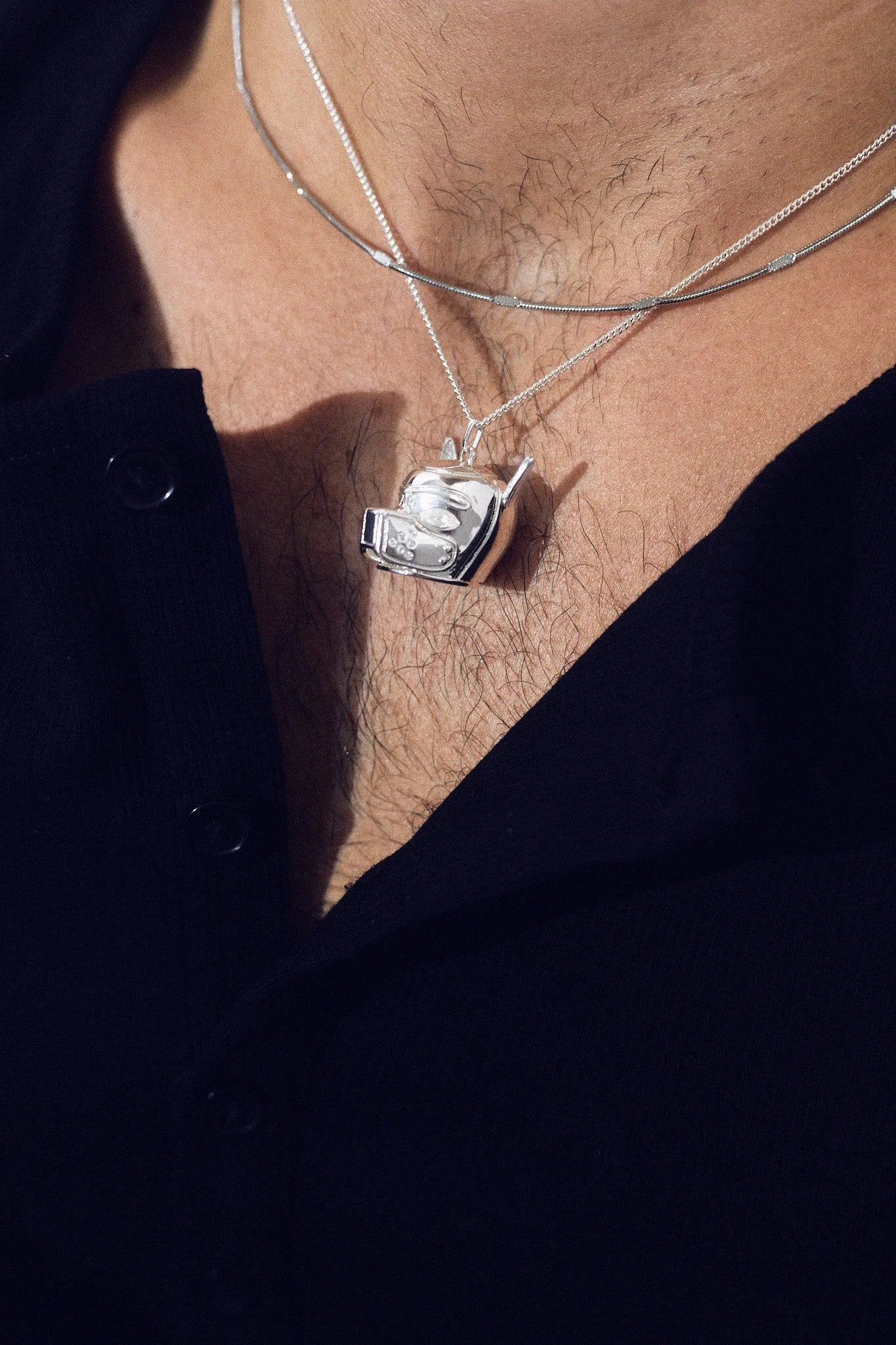 PINCHED LAYERING CHAIN NECKLACE