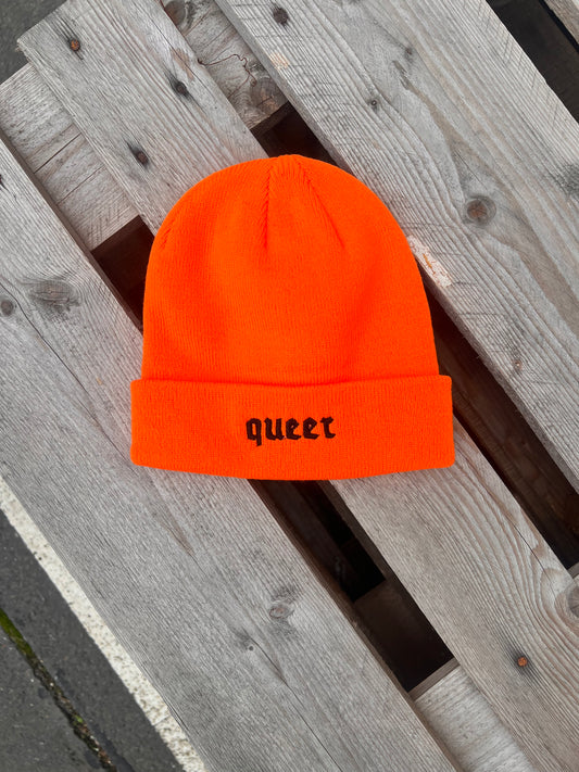 KK Beanie "queer" fluor orange/black