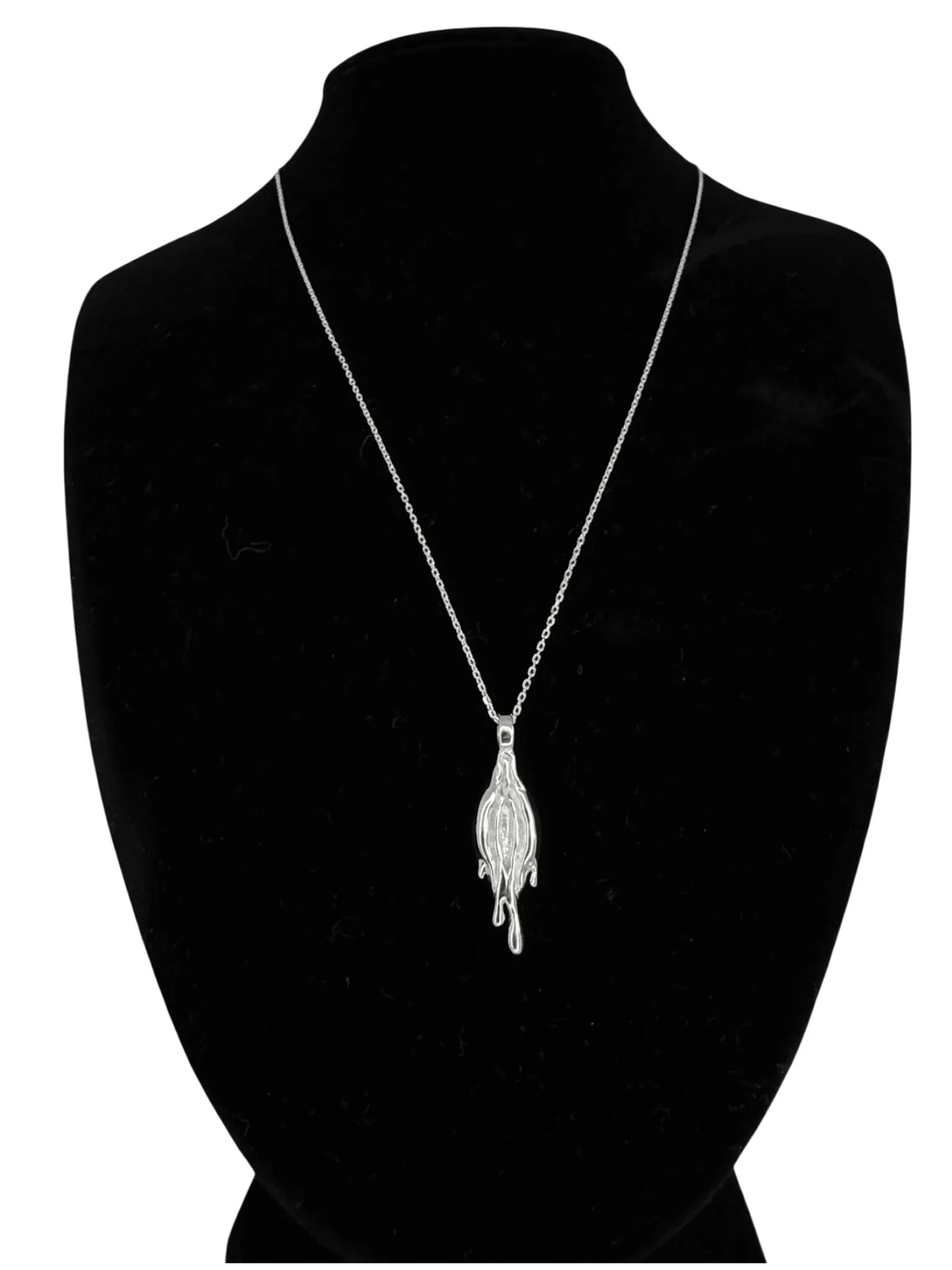 Abstract vulva necklace in 925 sterling silver by Labia Berlin