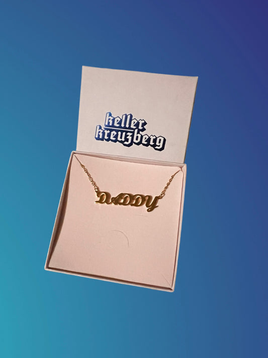 KK Cursive Word Necklace "DADDY" Gold